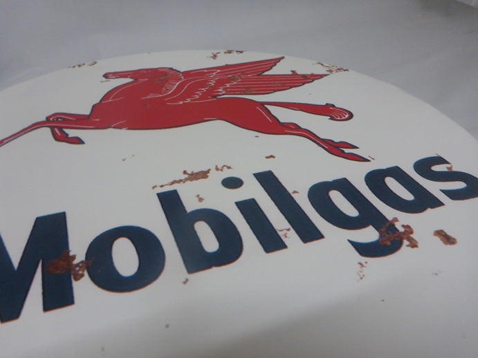 Mobilgas Pegasus Vintage Metal Bottle Top Wall Sign Retro Bar & Man Cave Décor