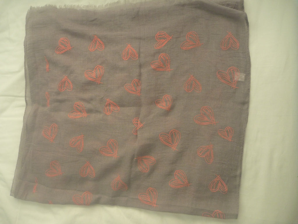 Black Ginger Aprica Grey Scarf with Pink Hearts