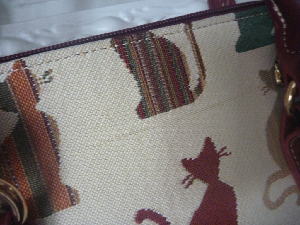 Signare Tapestry Convertible Grab & Shoulder Bag - Cheeky Cat (Defect)