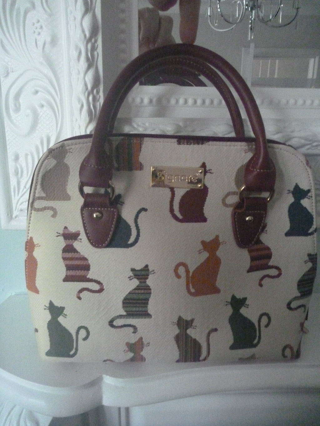 Signare Tapestry Convertible Grab & Shoulder Bag - Cheeky Cat (Defect)