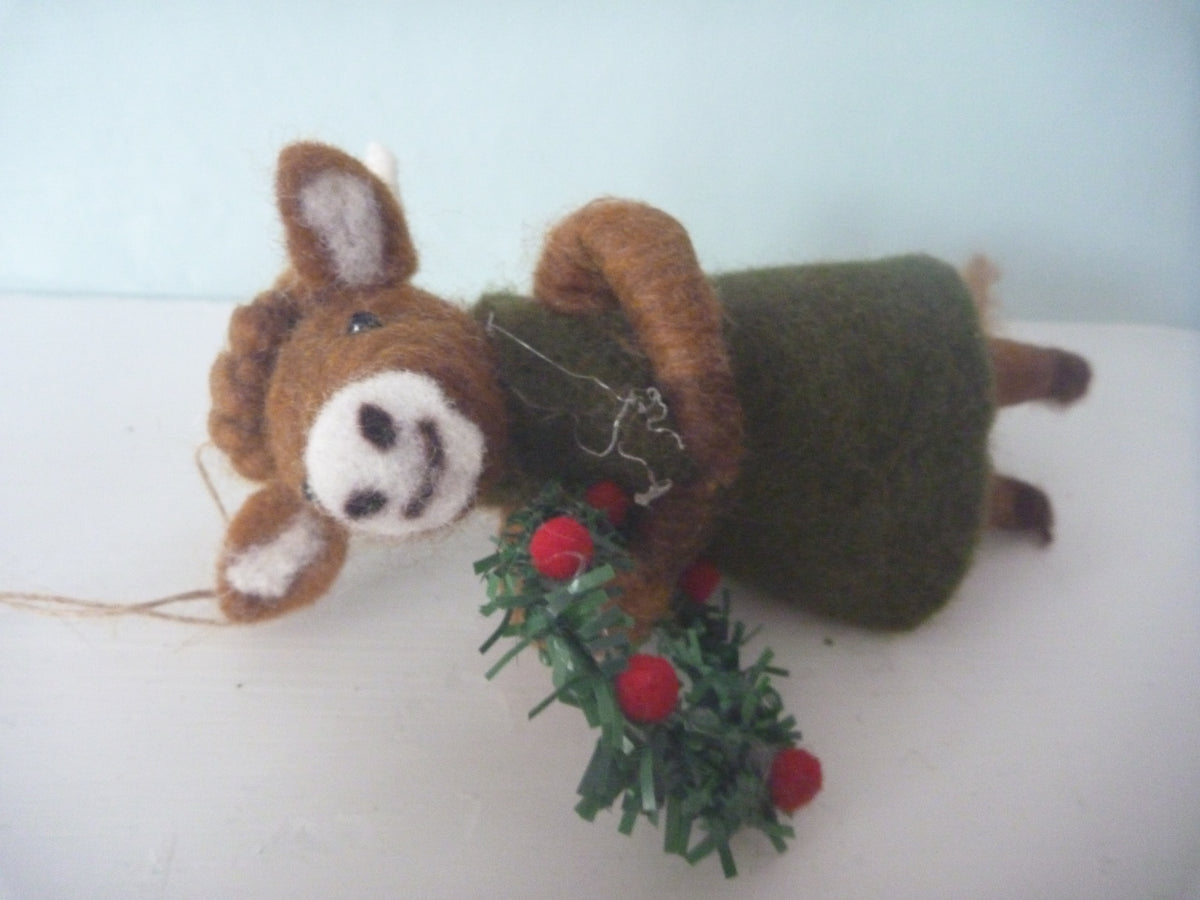 Sass & Belle Highland Cow with Wreath Felt Christmas Decoration