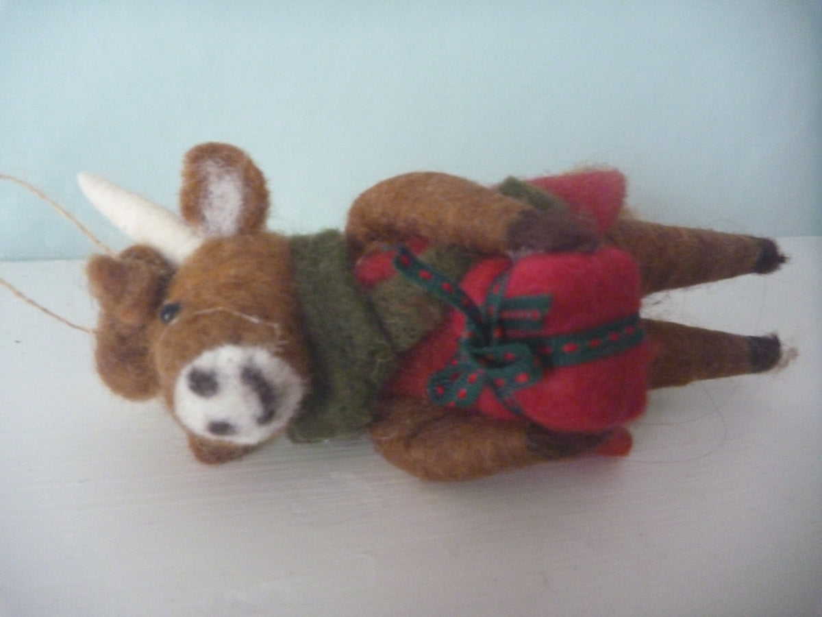Sass & Belle Highland Cow with Gift Felt Christmas Decoration