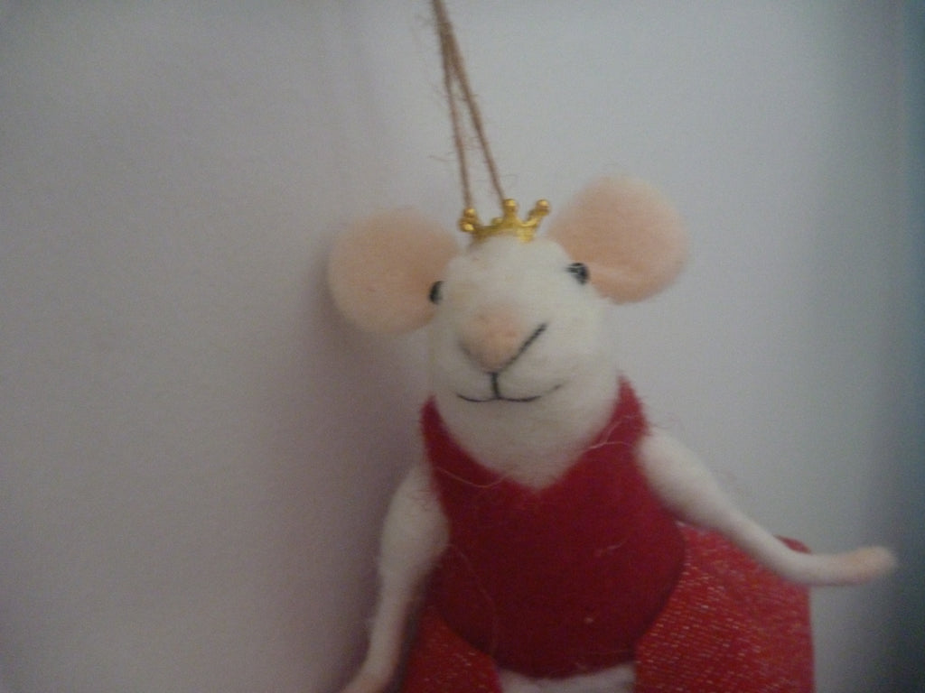 Sass & Belle Felt Mouse Hanging Christmas Tree Decoration - Queen in Red Dress