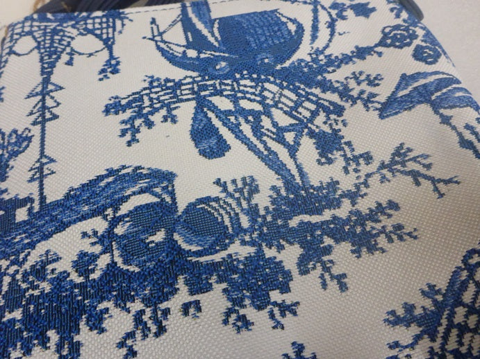 Signare Tapestry Chinoiserie British Museum Sling Crossbody Bag White Blue