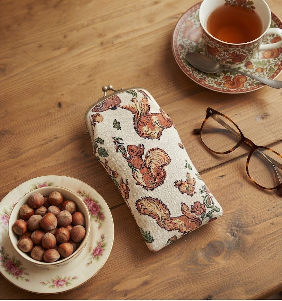 Signare Tapestry Clasp Top Soft Glasses Case - Beatrix Potter's Squirrel Nutkin